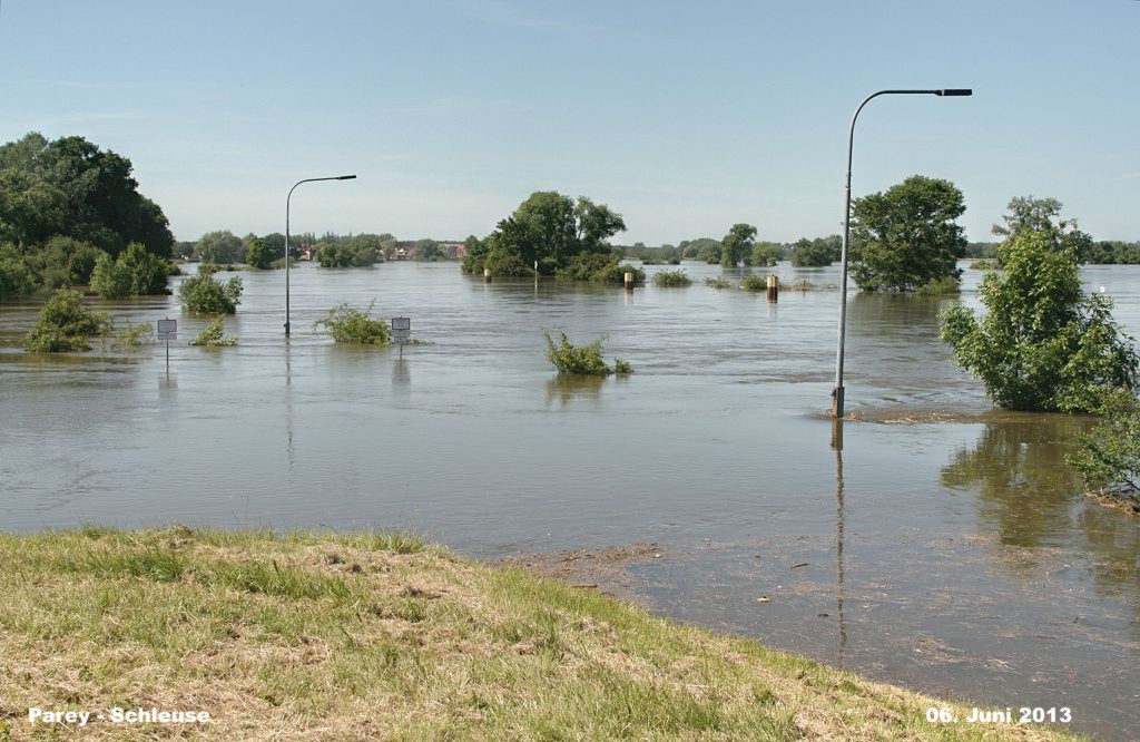 Hochwasser- 2013_06_06-0031-Parey-Schleuse.jpg